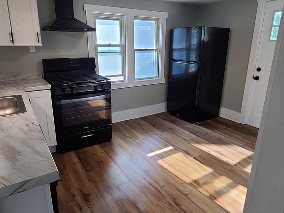 2nd image of 25 Brown St #2