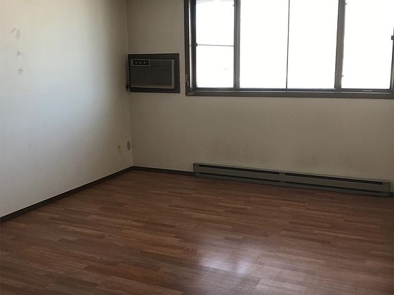 2nd image of 911 E Lincoln Ave APT 4