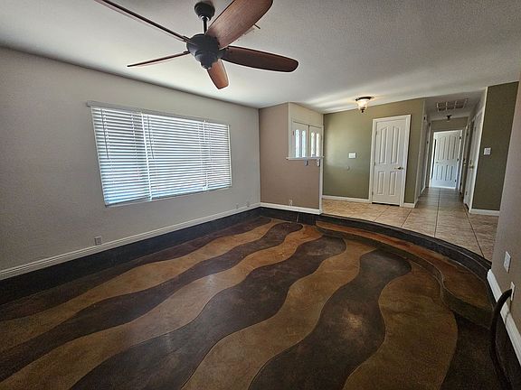 3rd image of 5565 Annie Oakley Dr