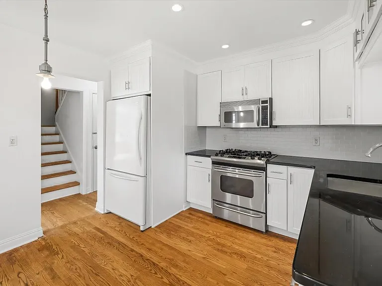 101 Pershing Rd — Photo 10
