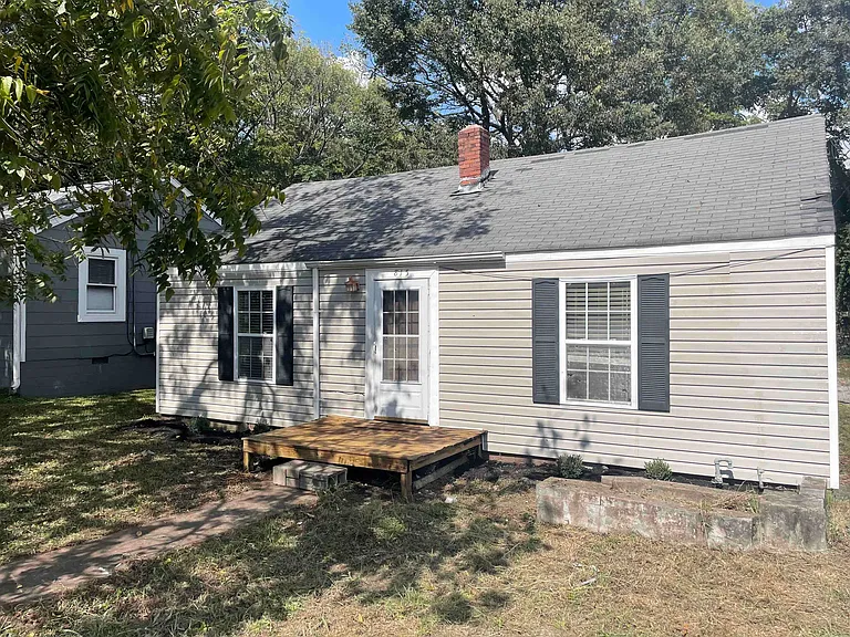 815 Douglas Ave — Photo 1