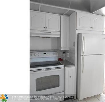 4th image of 3073 Oakridge Dr #F