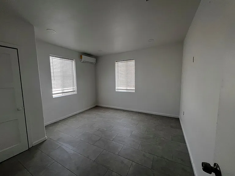 303 M St — Photo 12