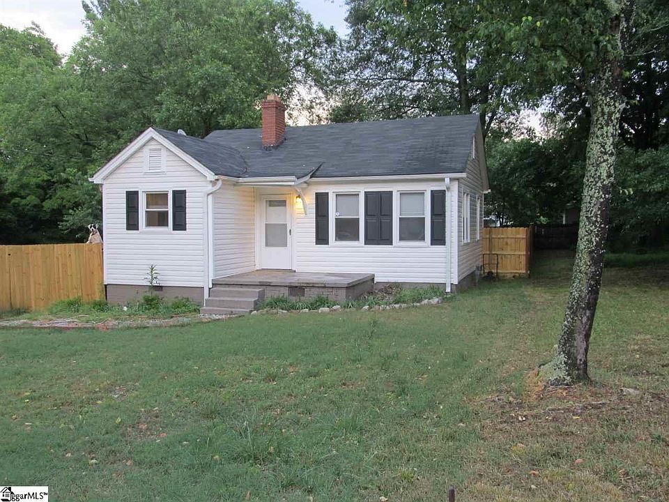 2nd image of 115 Cumberland Ave #107