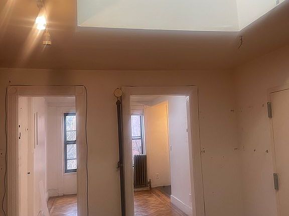 4th image of 462 E 138th St