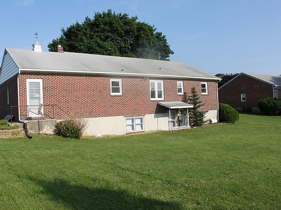 2nd image of 209 N Highland Dr
