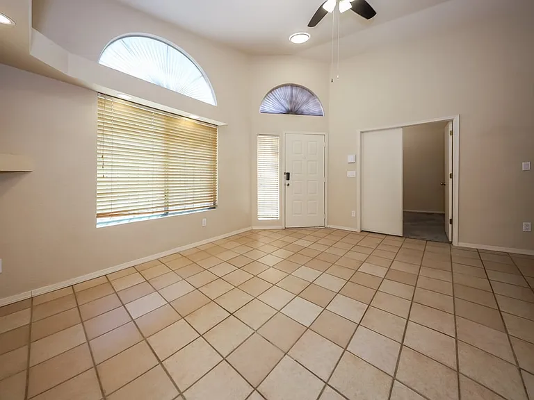 3080 W Placita De La Roseta — Photo 7