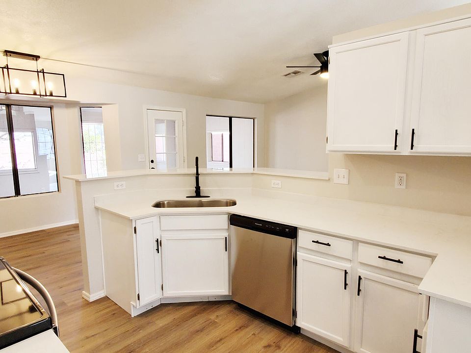 1st image of 8760 N Huckelberry Way