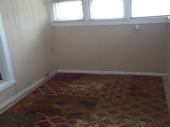 5th image of 354 E Broadway St