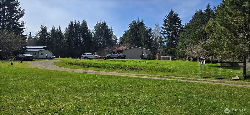 3rd image of 123 Barton Road