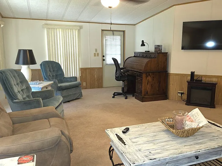 259 S Dolphin Cir — Photo 11