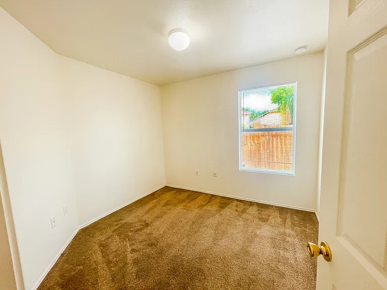 15418-15420 Kamary Ln — Photo 12