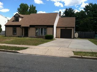 241 Hearth Ct, Lakewood, NJ 08701