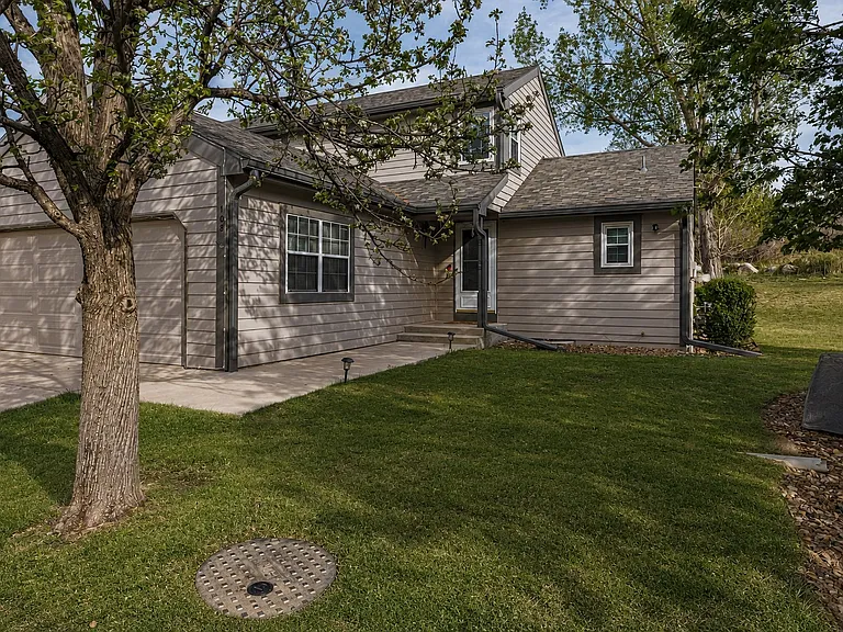 108 Cobblestone Dr — Photo 17
