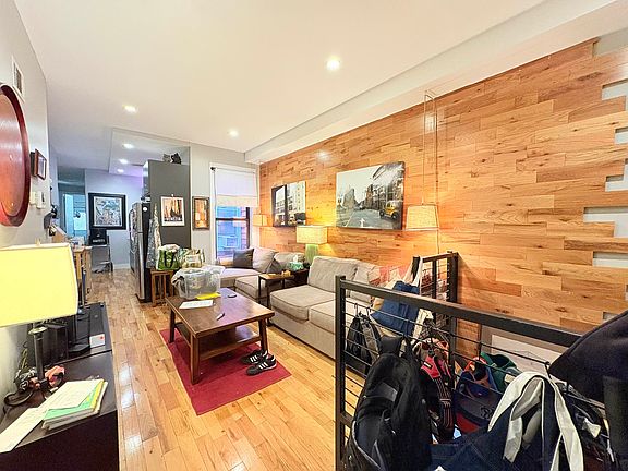 4th image of 185 Meserole Ave #1