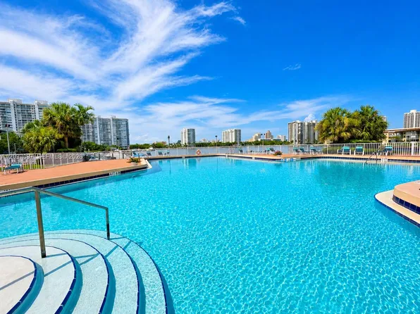 2859 Leonard Dr, Aventura, FL