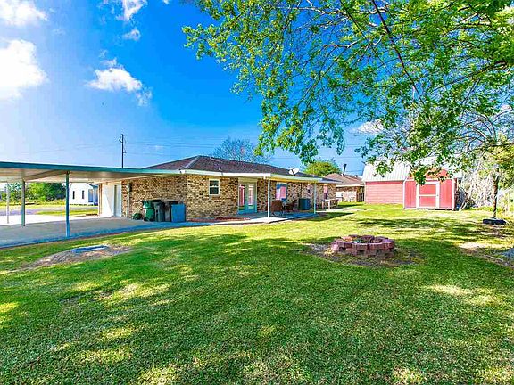 2nd image of 158 Le Village Dr