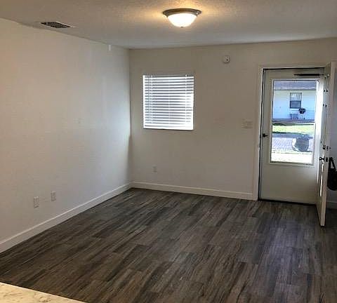 3rd image of 1006 Lexington St
