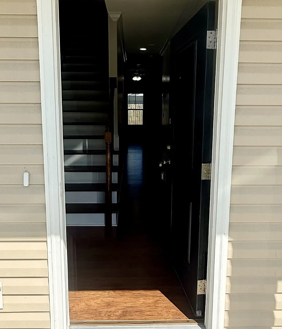 3 bed, 2.5 bath, 1460 sqft, $1,450 — Photo 2
