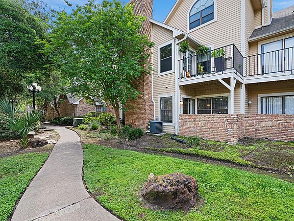 2nd image of 2300 Old Spanish Trl APT 1077