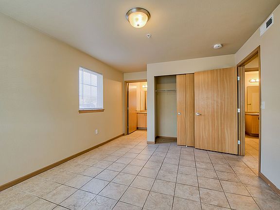 3rd image of 1618 E Beech St #14197198