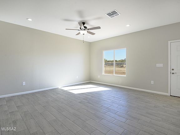 3rd image of 672 W Calle Romeo