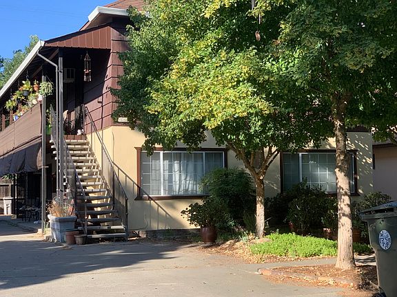 4th image of 4101 V St APT B