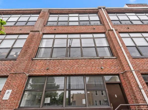 300 Communipaw Avenue image 14 of 28