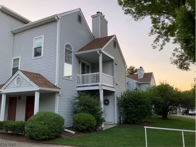 1st image of 124 Harvest Ln #124