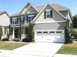 869 Bluffcreek Dr, Fuquay Varina, NC 27526