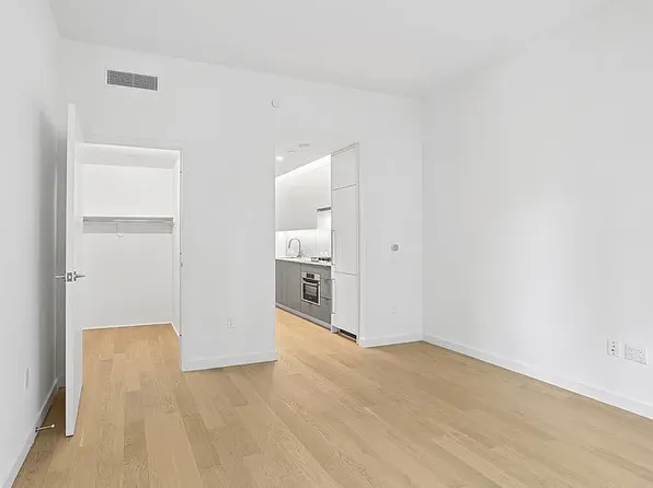 243 W 28th St, New York, NY
