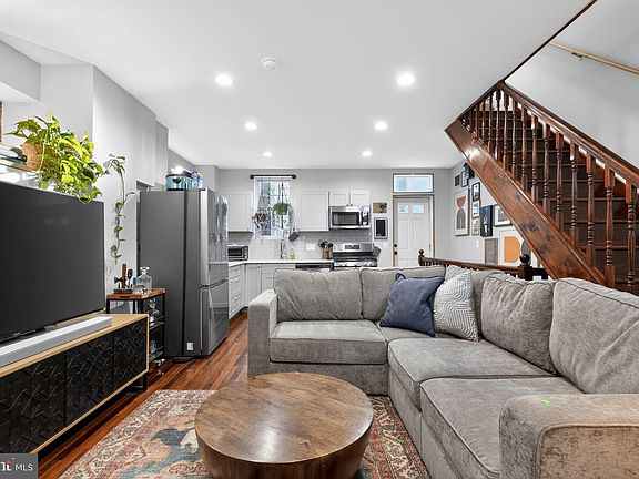 5th image of 1616 Webster St