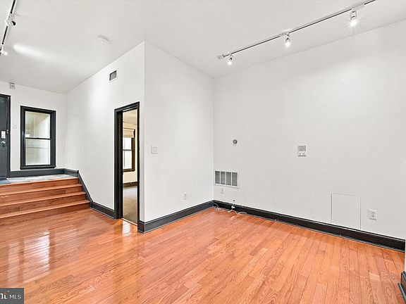 5th image of 1914 Fairmount Ave #2