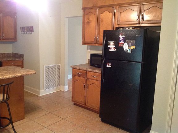 4th image of 137 Oakland Dr