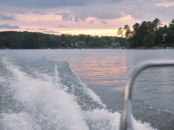 5th image of 1320 Lake Dr #238