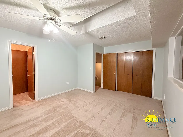 946 Ashley Ln #B — Photo 13