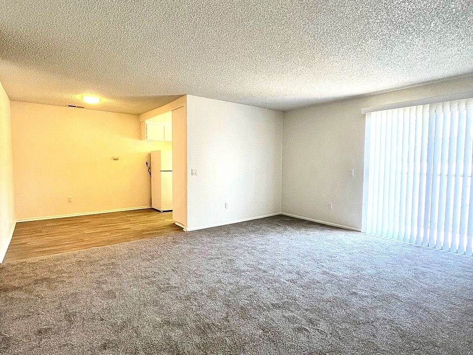 1st image of 380 Plymouth Dr #13