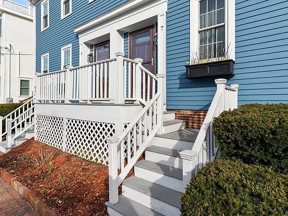 2nd image of 7 Fair St #A