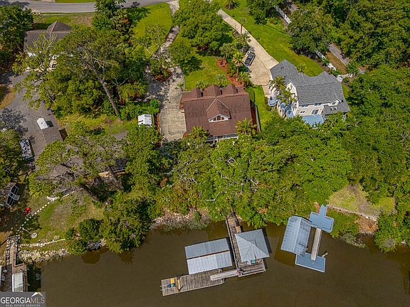 3rd image of 153 Zellwood Dr