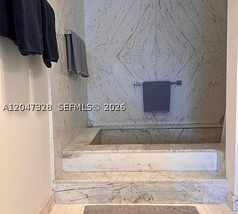5th image of 199 Ocean Ln 903