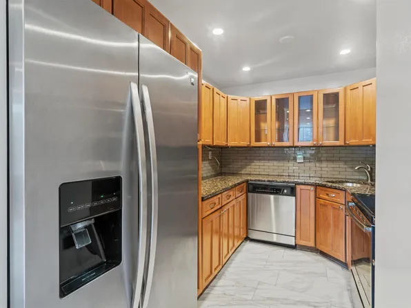 1 Greene Street image 3 of 19