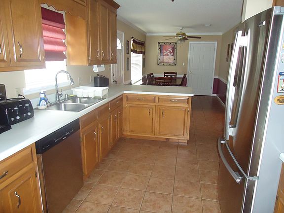 5th image of 191 Saint Clair Dr