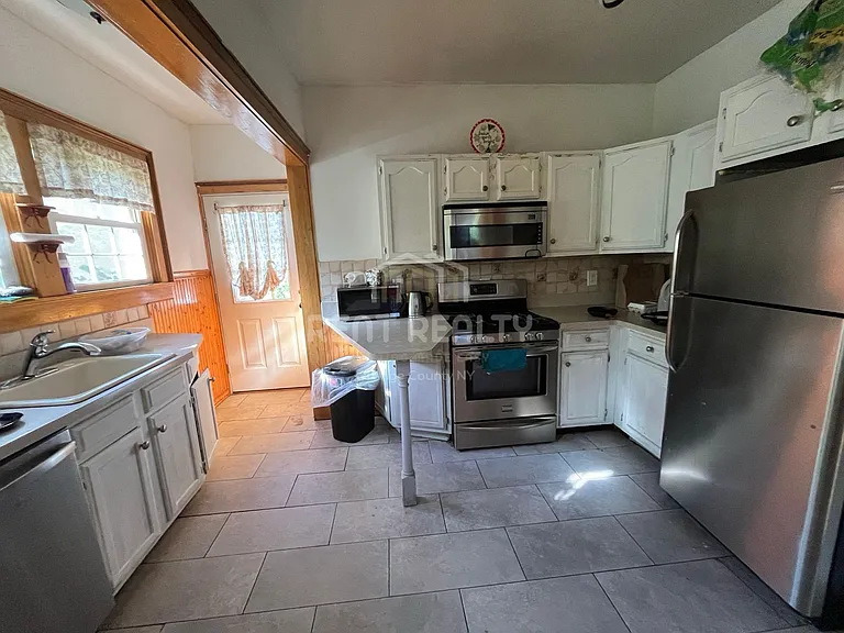 123 High St — Photo 6