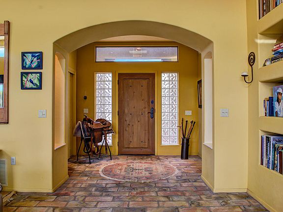 2nd image of 2038 Lomas Antunez Ln