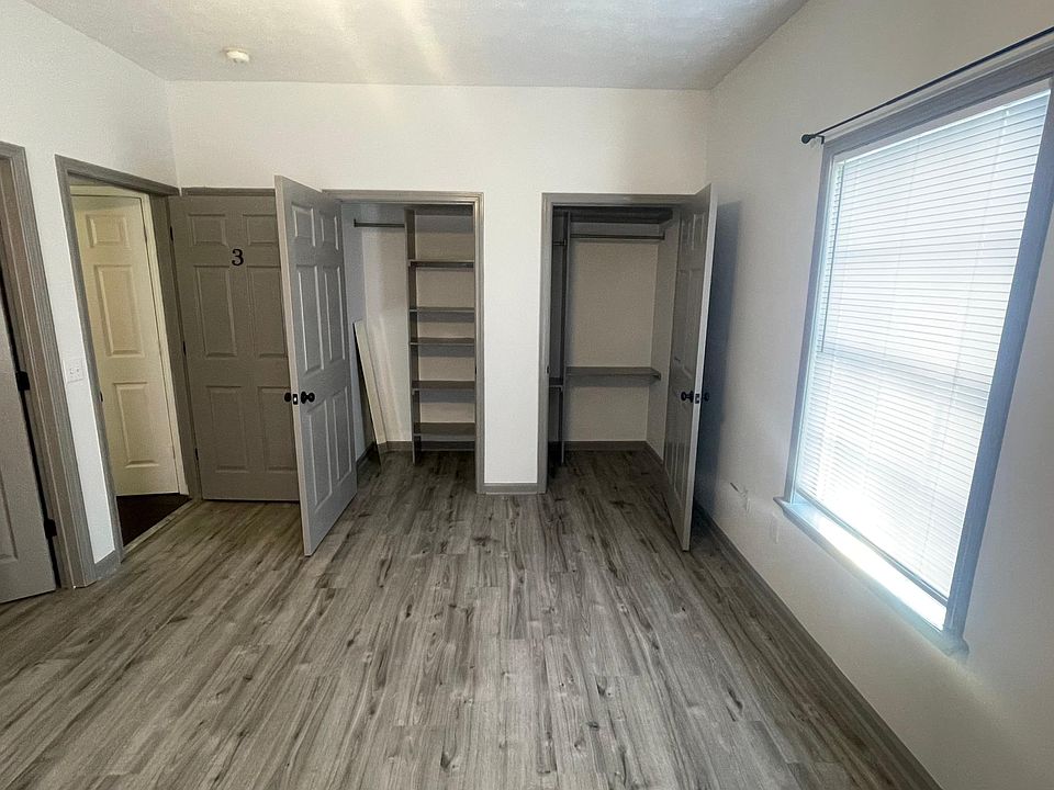 1st image of 105 Tomlinson Dr #2