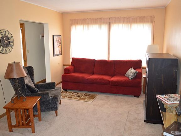 2nd image of 818 N Connecticut Ave