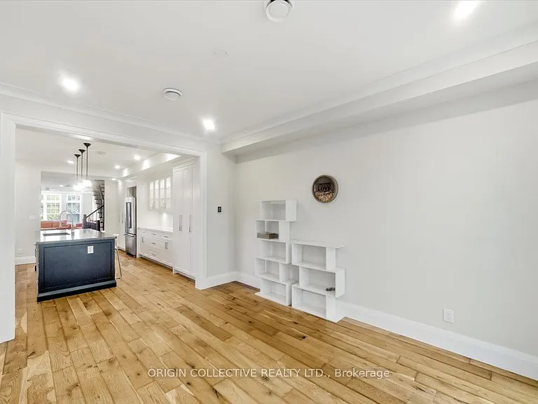 79 Wilson St E — Photo 46