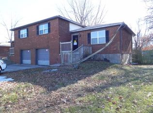 701 NE Chipman Rd, Lees Summit, MO 64063