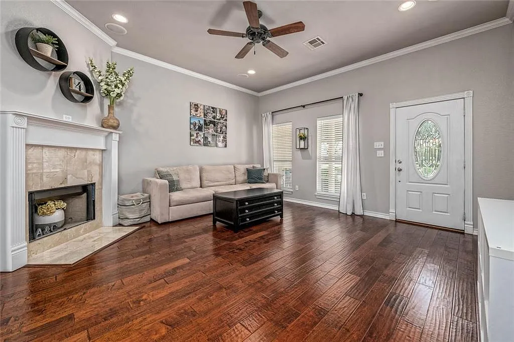 4 bed, 1641 sqft, $2,500 — Photo 4