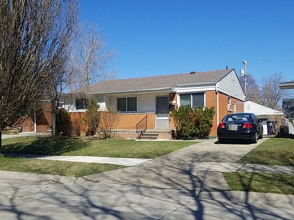 3rd image of 1402 Hickory Ave